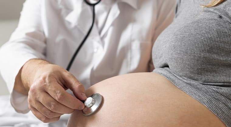 Atención prenatal y monitoreo fetal